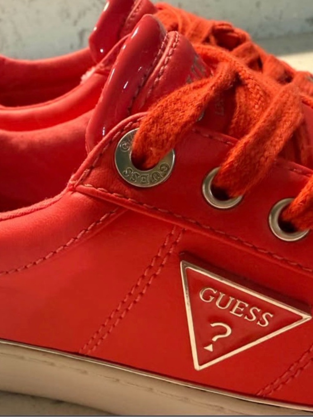 Guess tennis shoes